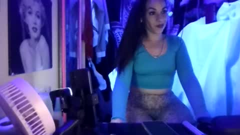 kash_kitty13 online show from January 18, 2:41 am