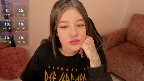 Alicia online show from March 31, 9:15 pm