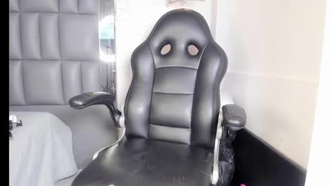 kataleya_west online show from May 15, 11:29 pm