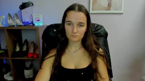 Kate  online show from September 25, 1:43 pm