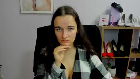 Kate  online show from October 11, 6:40 am