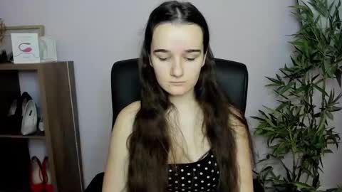 Kate  online show from December 8, 7:47 am