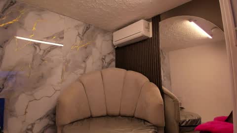 Im Katherine but call me Kate  online show from April 4, 12:15 pm