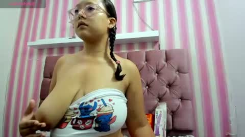 katerinne_20 online show from July 16, 4:22 pm