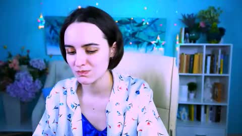 katewillows online show from February 12, 9:11 am