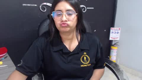 Call me Lau  online show from June 22, 9:56 pm