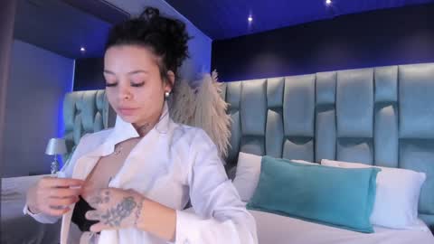 KatheGomez  online show from February 8, 11:33 am