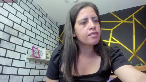 Paola online show from January 18, 1:40 pm