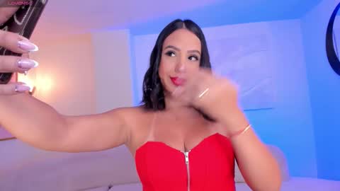 Kate Stonne online show from February 5, 11:35 am