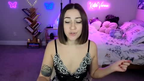 Katie Verona online show from February 19, 1:29 am