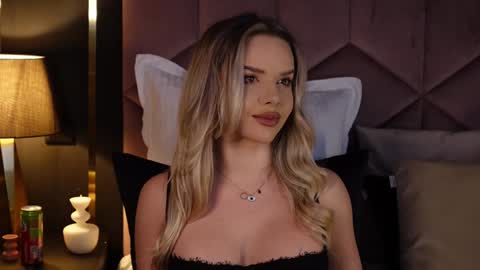 KatJolie online show from December 12, 9:37 pm