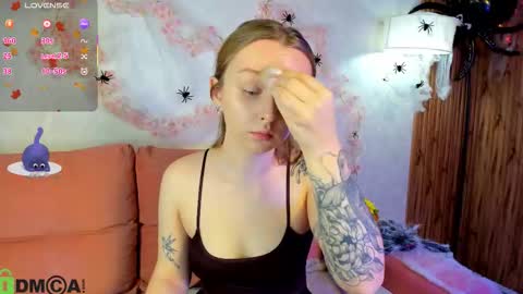 Katrina Bail online show from October 18, 1:30 am