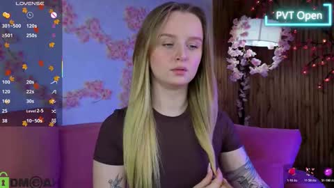 Katrina Bail online show from November 24, 4:36 am