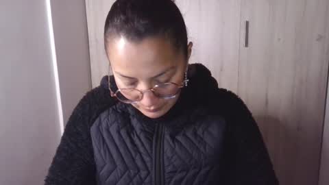  Khawit  online show from February 14, 9:32 pm