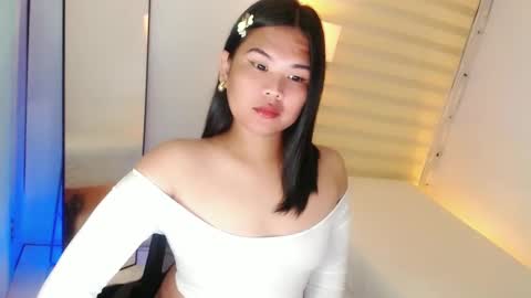 Y O U R        F U T U R E       K A Y L E E  online show from February 12, 4:33 am