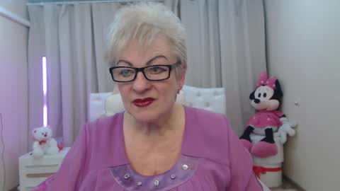 kaylesmoll online show from March 21, 7:52 pm