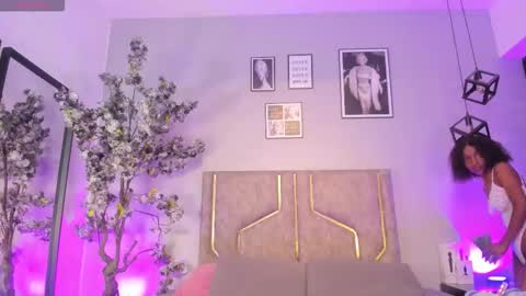 keirahartz online show from December 3, 11:34 am