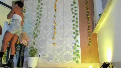 kelly__thomson online show from May 29, 8:07 pm