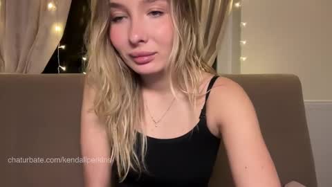 Kendall online show from November 26, 8:32 pm