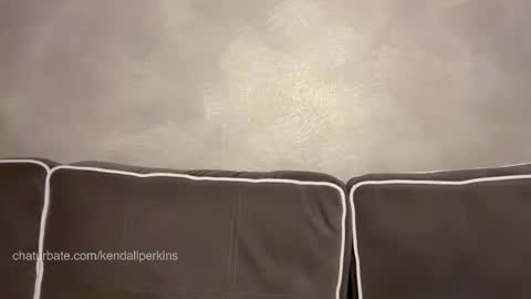 Kendall online show from December 17, 9:30 pm