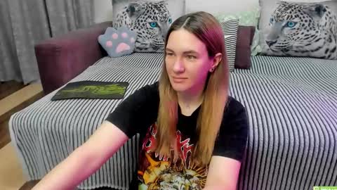 Kendra online show from March 22, 12:05 am