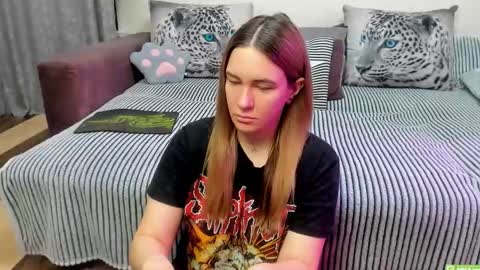 Kendra online show from March 1, 12:43 am