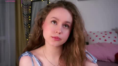 Kira online show from April 21, 10:50 pm