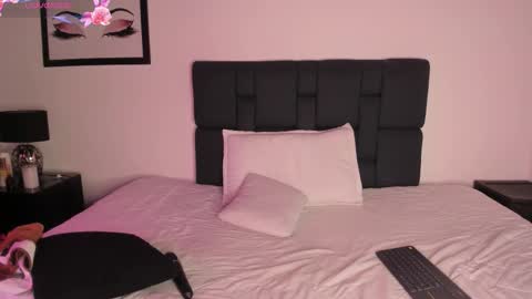 KENTHA  online show from January 14, 10:31 am