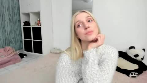 Kenzie online show from April 13, 6:09 pm