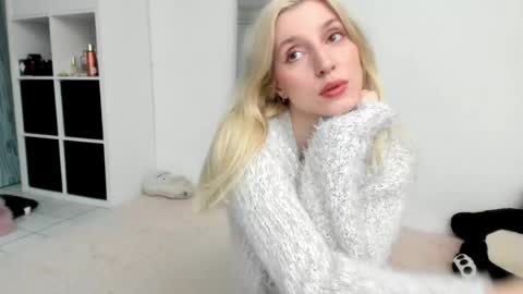 Kenzie online show from April 1, 6:38 pm