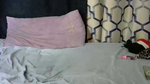 kering_lovly online show from November 28, 7:44 am