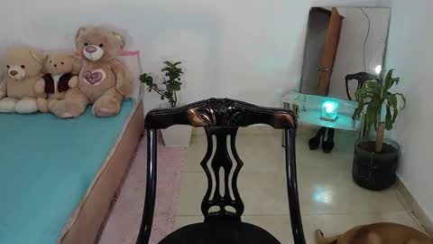 Mia  online show from February 7, 4:33 pm