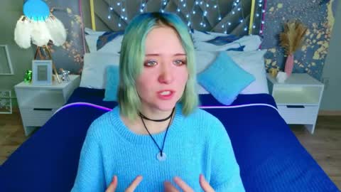 kettiejones online show from April 1, 7:09 am