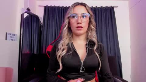 Keyth  online show from December 19, 9:18 pm