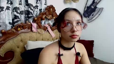 kiaralenon online show from December 7, 10:17 pm