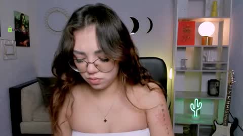 kiki_swan online show from January 15, 7:03 am