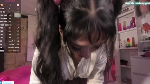 kiki online show from December 9, 6:35 pm