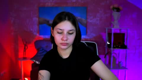 Kim online show from April 3, 5:00 pm