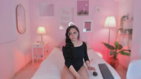 kimdyy_ online show from May 19, 8:05 pm