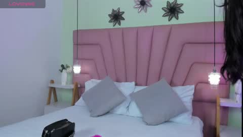 kimluna1 online show from April 26, 3:04 am