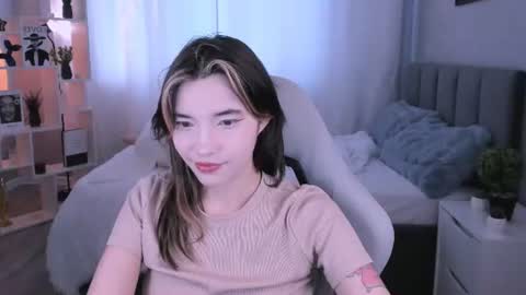 kimm wong online show from June 25, 4:23 am