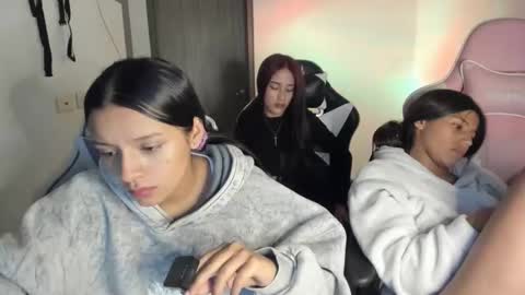 kimmi online show from February 25, 11:25 pm