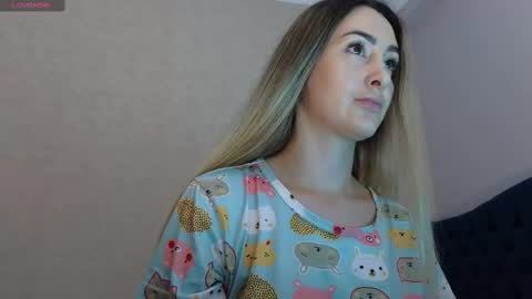 Kimmie online show from February 24, 7:09 pm