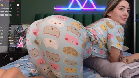 Kimmie online show from February 4, 8:13 am