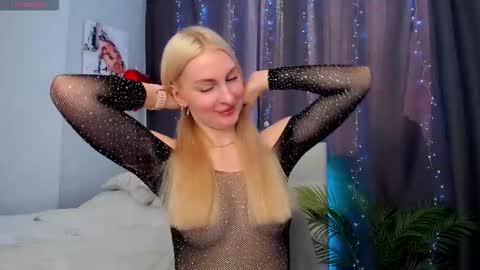 kimmy1_powell online show from October 16, 5:54 am