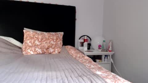 sexysexyhotwetpinkredpussy online show from May 8, 5:59 pm
