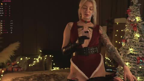 kinkylina_ online show from December 22, 8:27 am