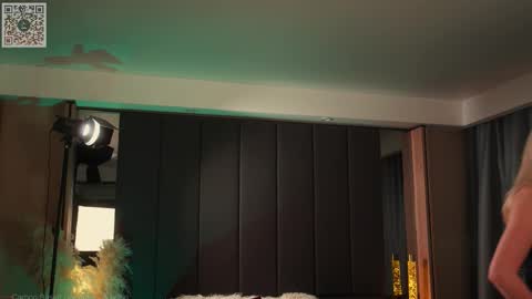 kinkylina_ online show from January 18, 5:09 pm