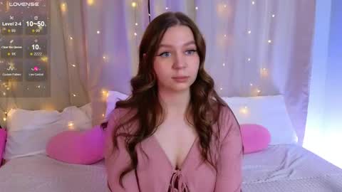 Kira Briis online show from April 29, 5:30 pm