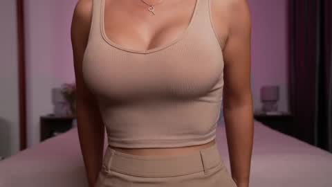 kira bloom online show from May 2, 5:33 am